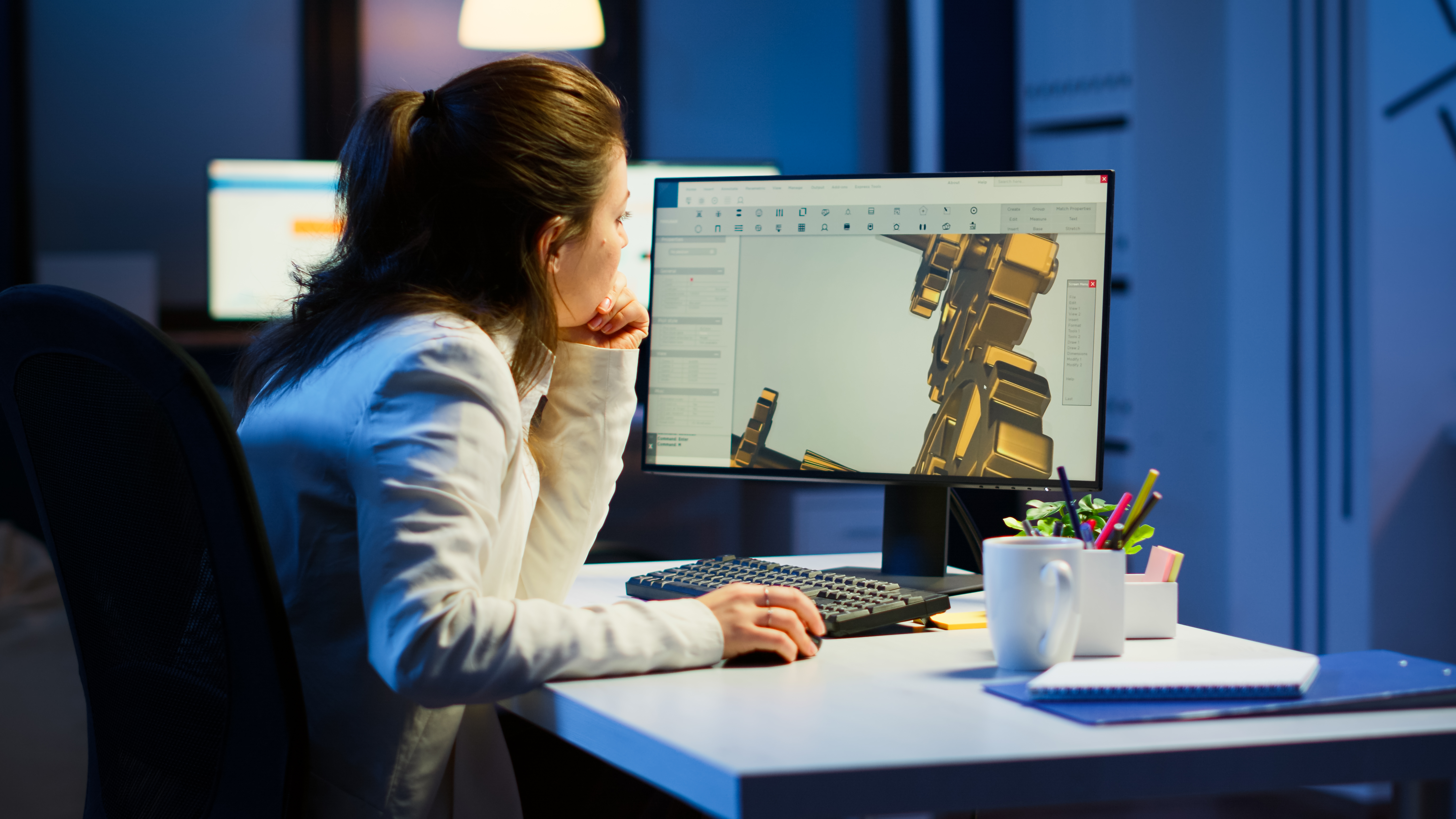 Mujer arquitecta trabajando